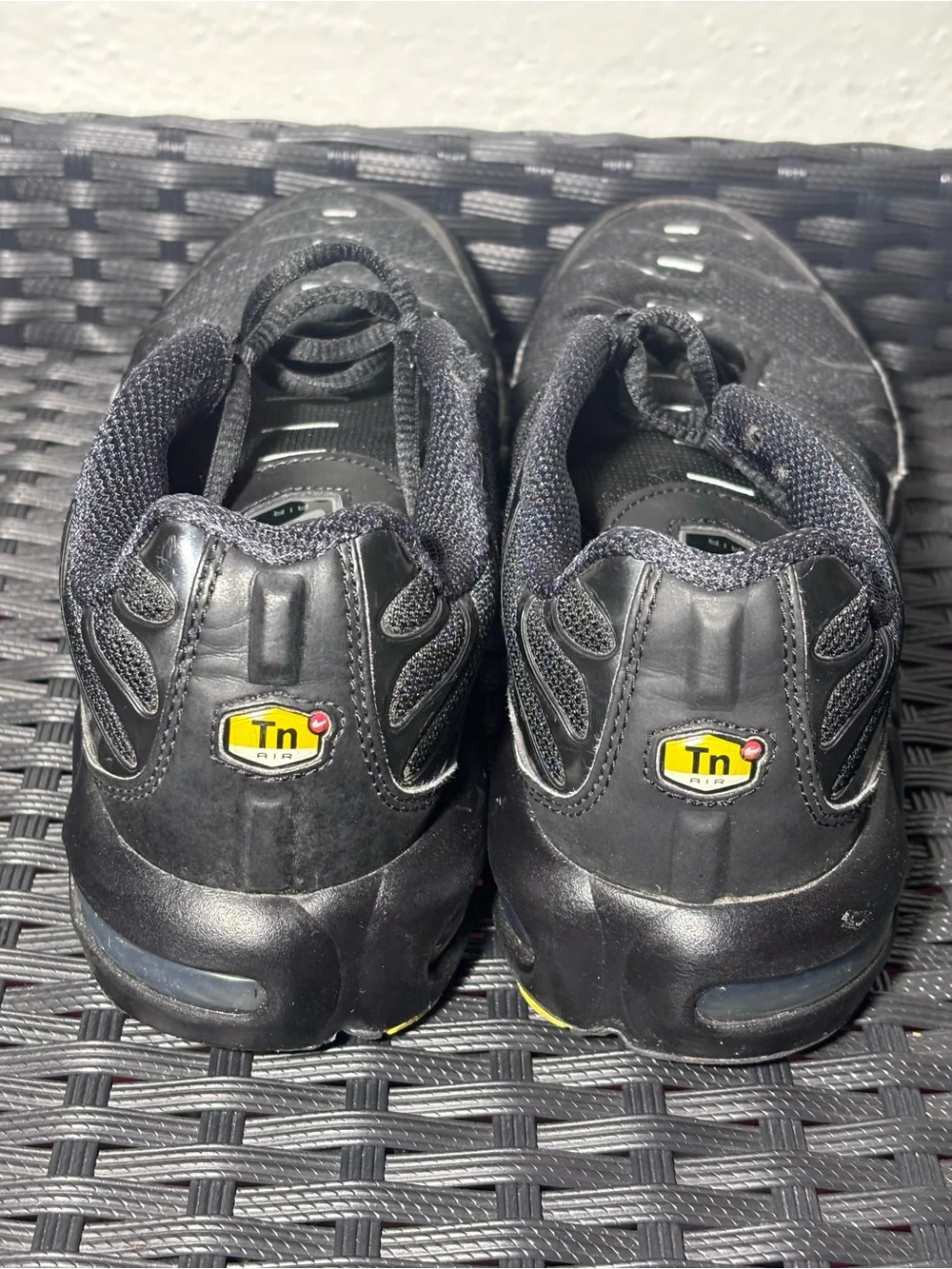 Nike Air Max Plus Size 6.5 Y Black Athletic Sneakers